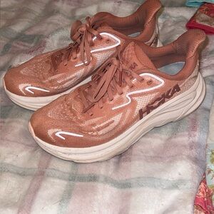 Hoka Women's Clifton 10 Sz 7.5